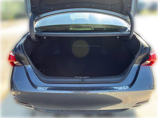 Used 2019 Toyota Avalon Limited FWD image 6