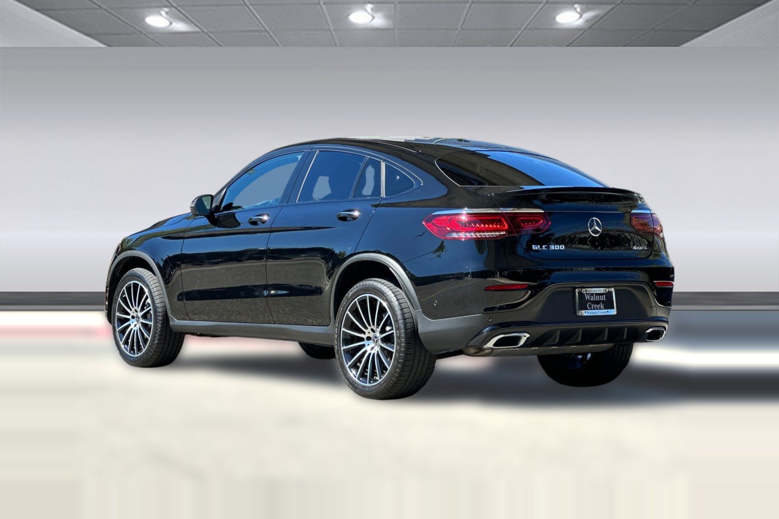 Used 2023 Mercedes-Benz GLC 300 4MATIC Coupe image 3