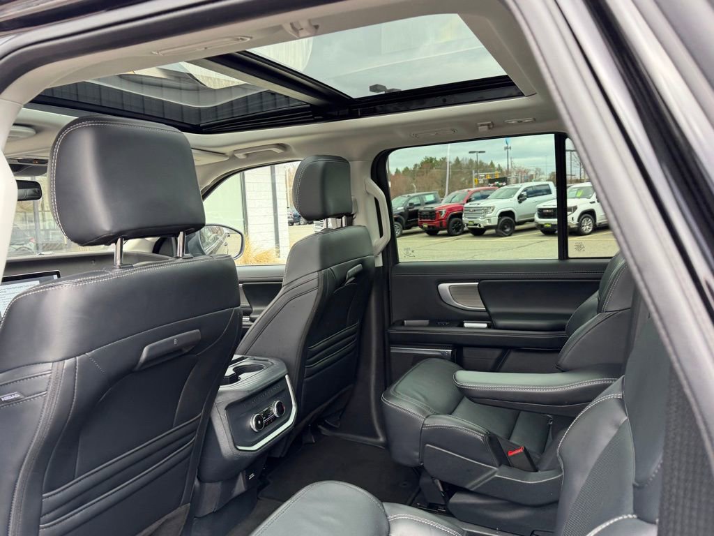 Used 2025 Ford Expedition Max Platinum AWD/4WD image 15