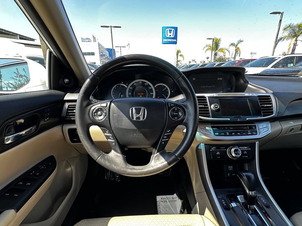 Used 2015 Honda Accord Touring image 16