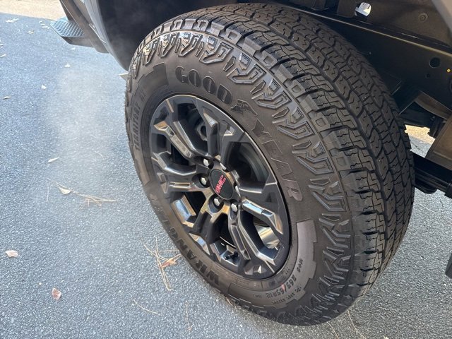 Used 2025 GMC Canyon Elevation w/ Convenience Package image 32