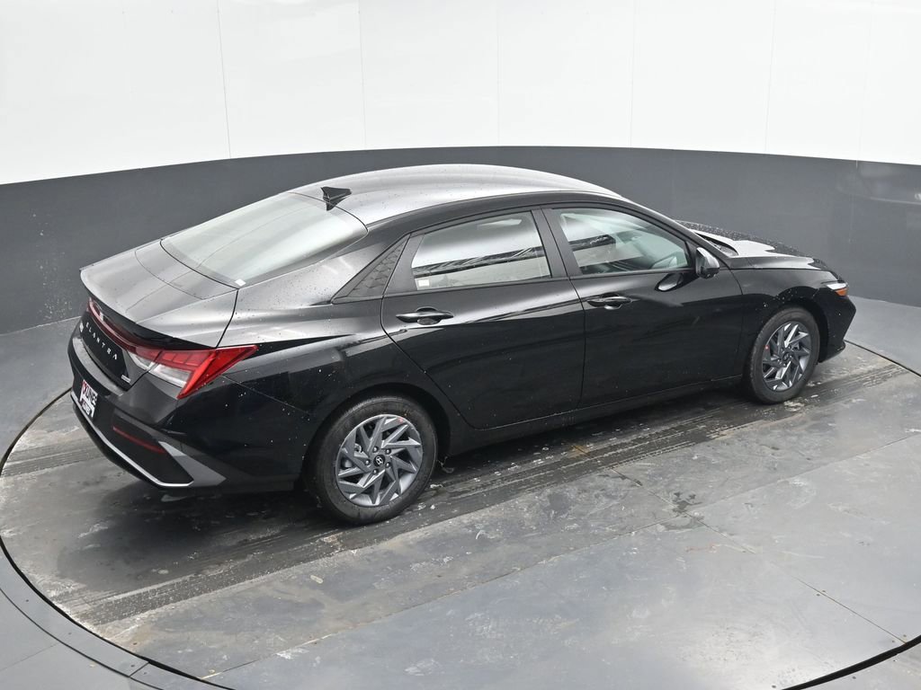 New 2026 Hyundai Elantra Blue image 34