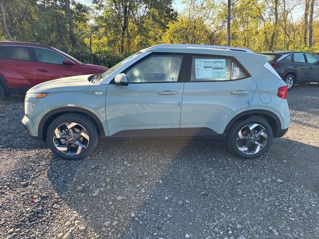 New 2026 Hyundai Venue SEL image 2