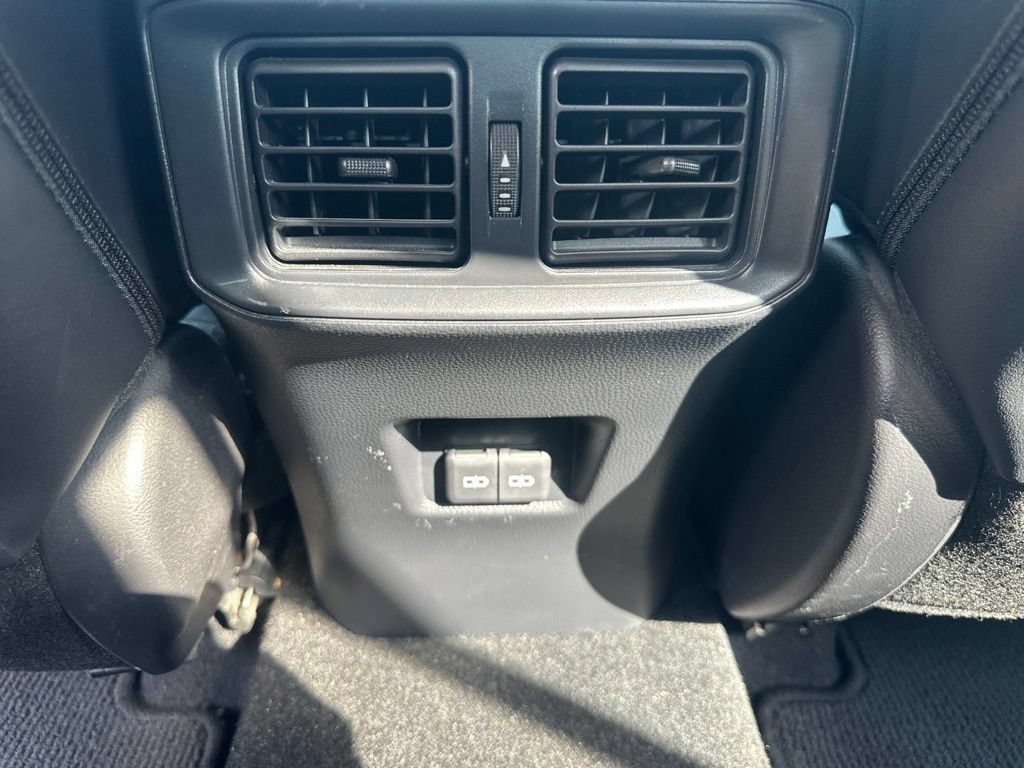 Used 2022 Toyota RAV4 XLE Premium AWD/4WD image 24
