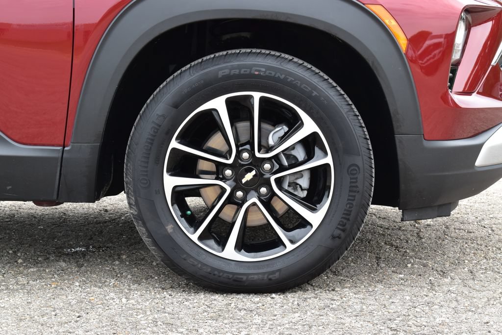 Used 2025 Chevrolet TrailBlazer LT AWD/4WD image 6