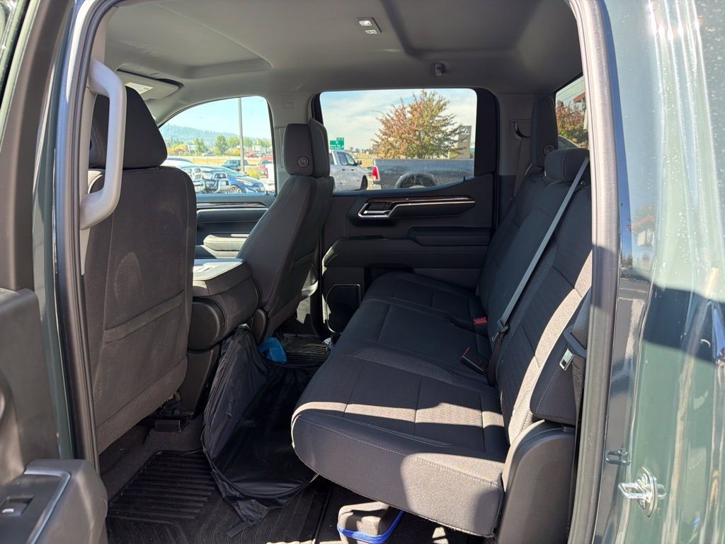 Used 2025 Chevrolet Silverado 1500 LT AWD/4WD image 11