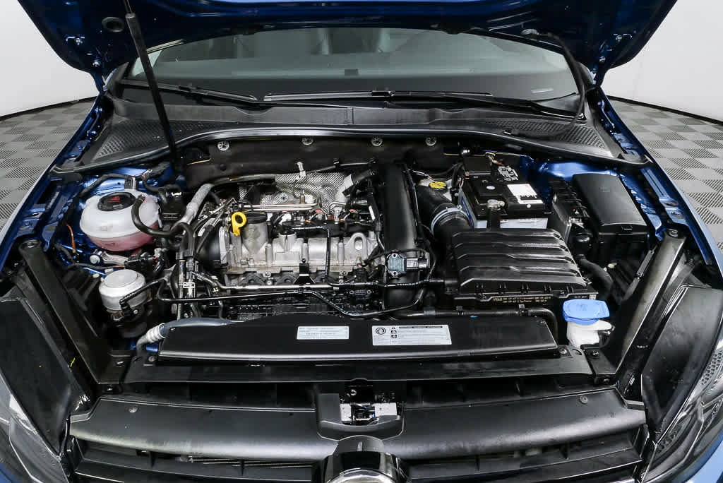 Used 2019 Volkswagen Golf SE image 32