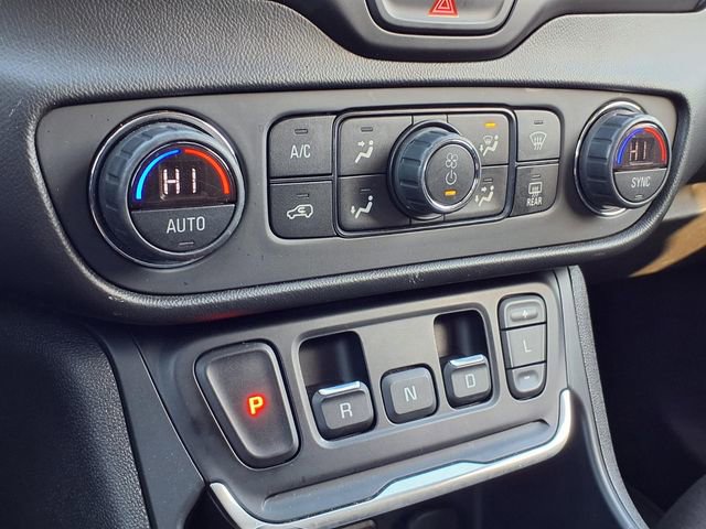 Used 2020 GMC Terrain SLE w/ Driver Convenience Package image 12