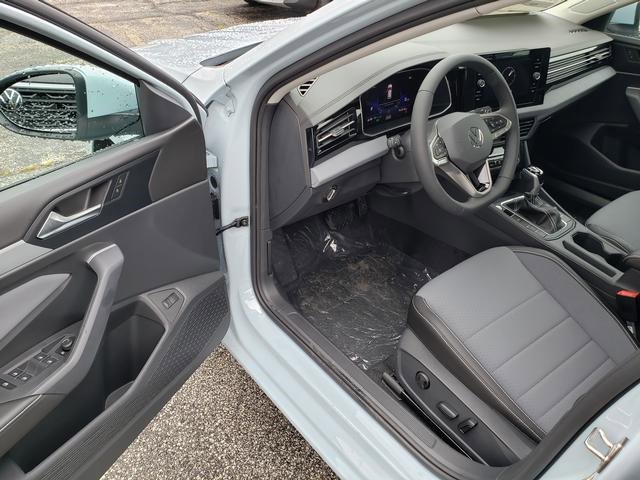 New 2026 Volkswagen Jetta SE image 6
