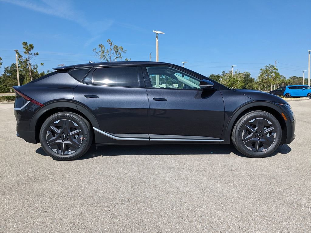 New 2025 Kia EV6 Light RWD image 4