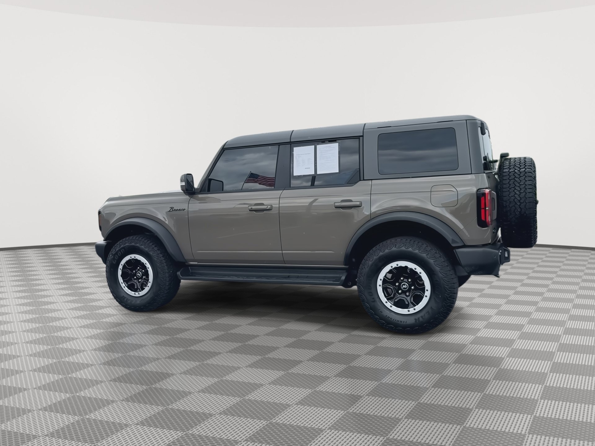 Used 2025 Ford Bronco Outer Banks w/ Sasquatch Package AWD/4WD image 6