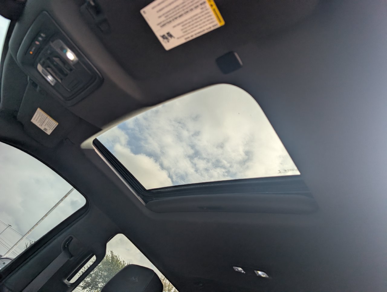 Used 2019 Chevrolet Silverado 1500 High Country w/ Technology Package AWD/4WD image 26
