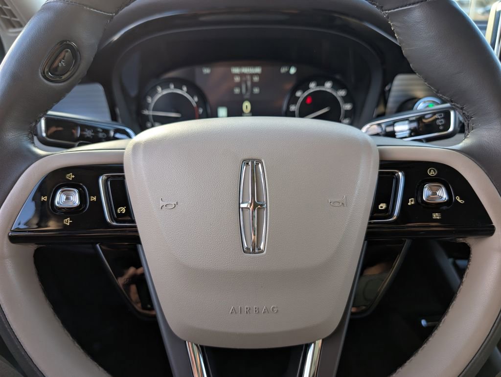 Used 2022 Lincoln Corsair AWD w/ Premium Package image 23