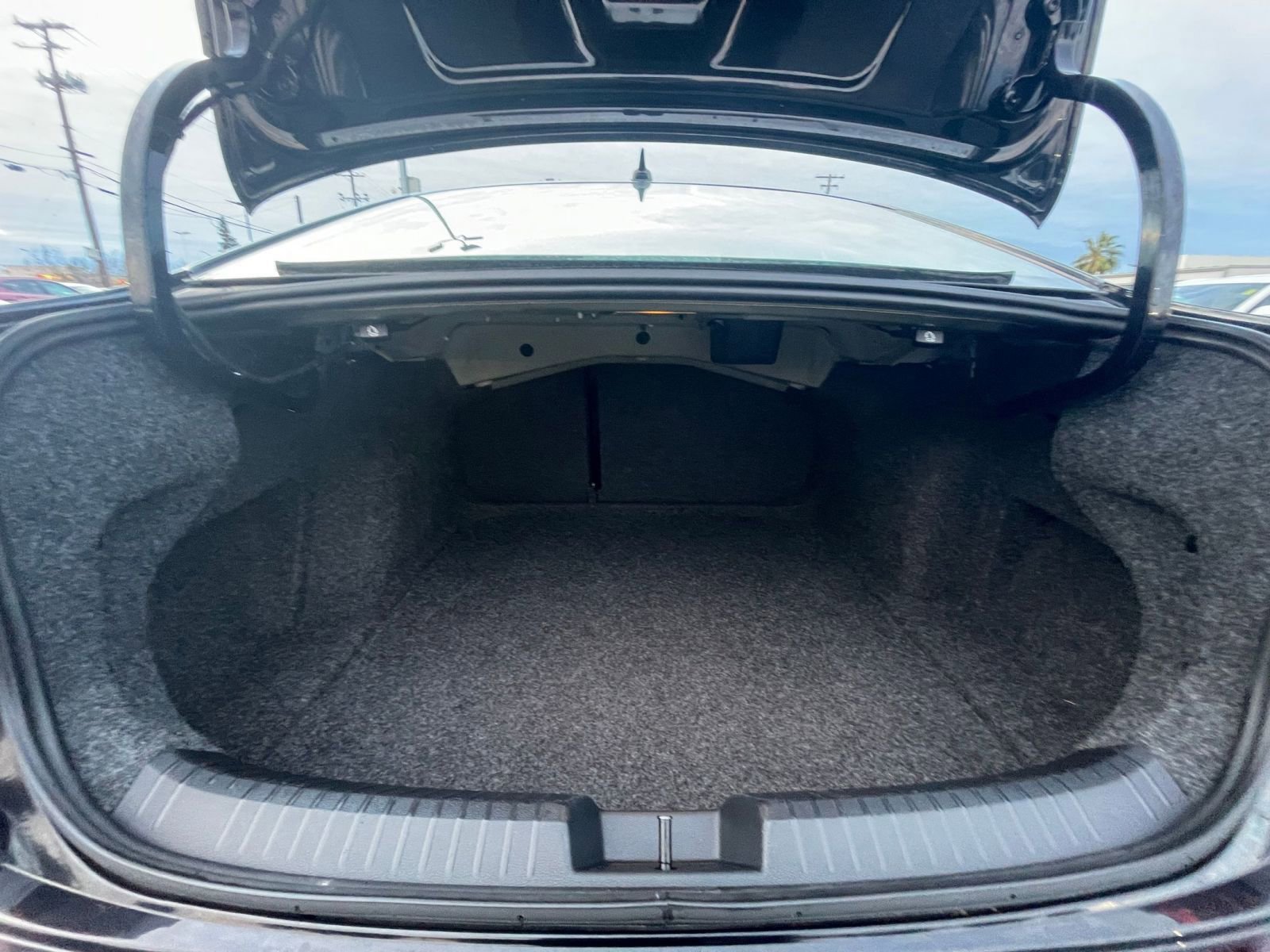 Used 2025 Volkswagen Jetta SE image 31