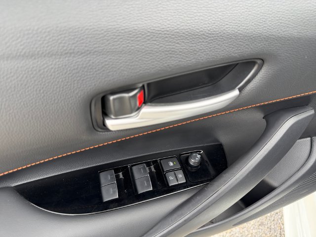 Used 2026 Toyota Corolla SE FWD image 17