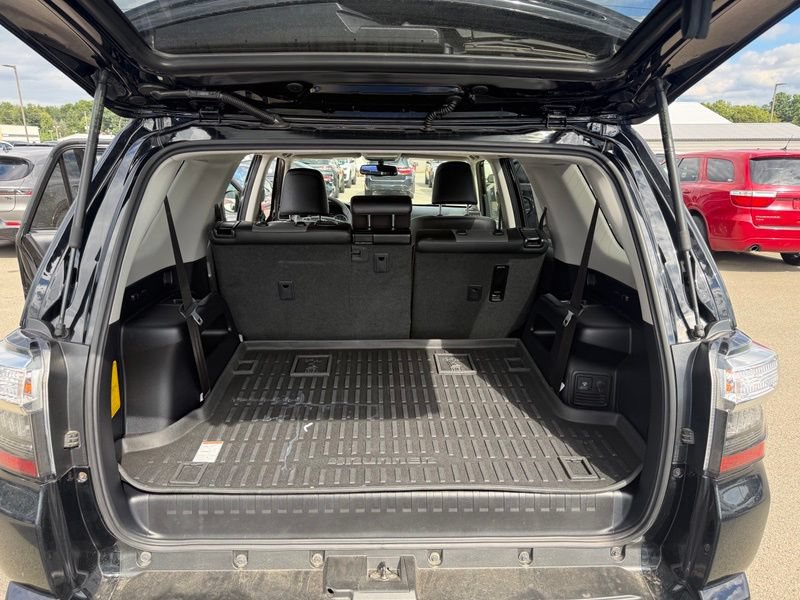 Used 2018 Toyota 4Runner SR5 Premium AWD/4WD image 7