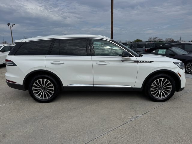 Used 2022 Lincoln Aviator AWD w/ Premium Package image 7