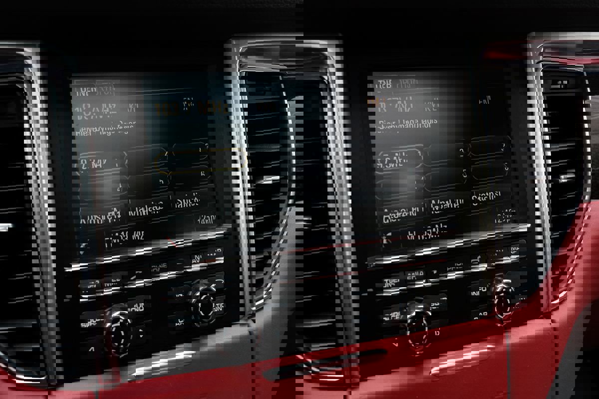 Used 2016 Porsche Macan Turbo AWD/4WD image 26