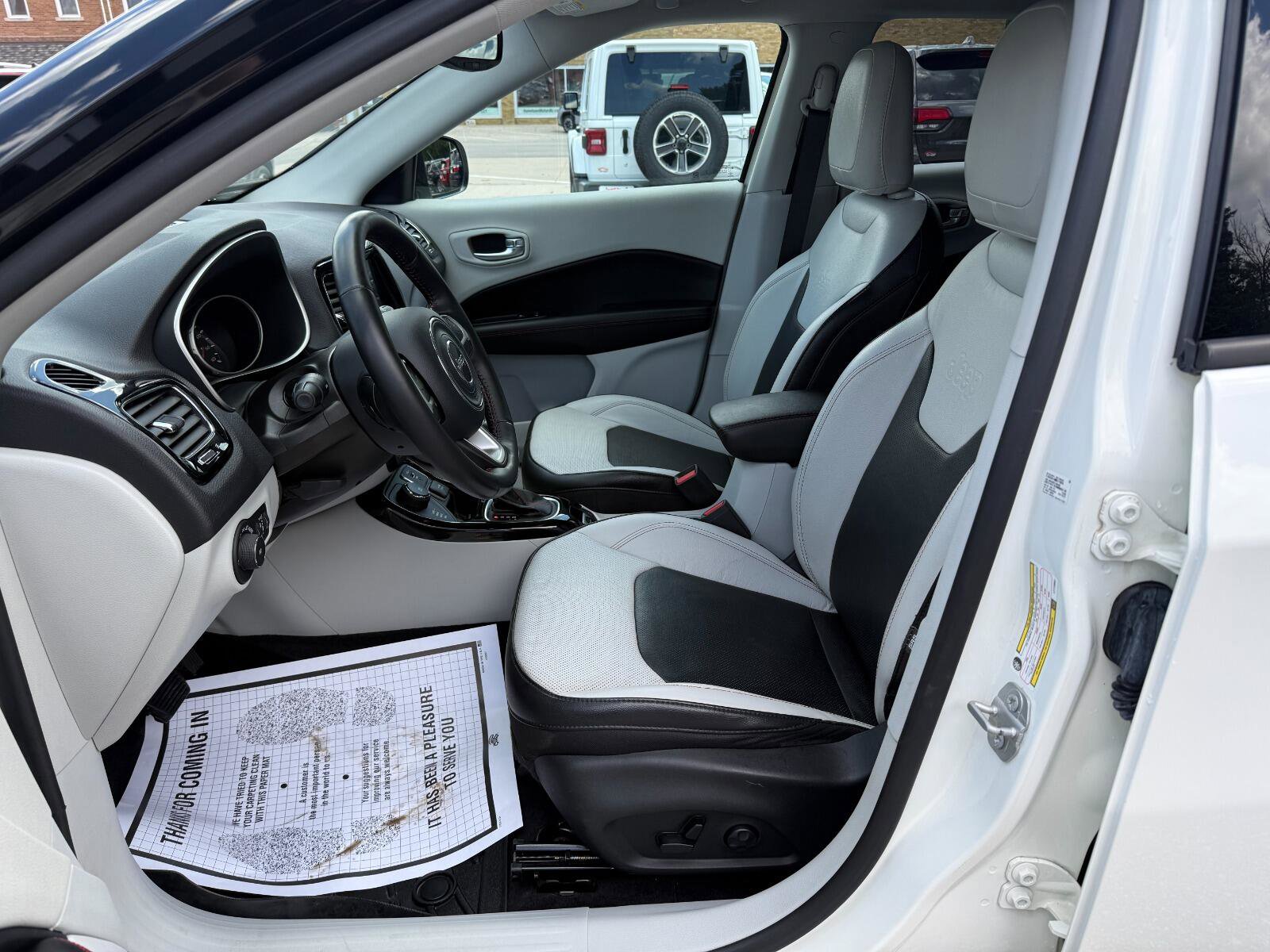 Used 2020 Jeep Compass Limited w/ Safety & Security Group AWD/4WD image 9