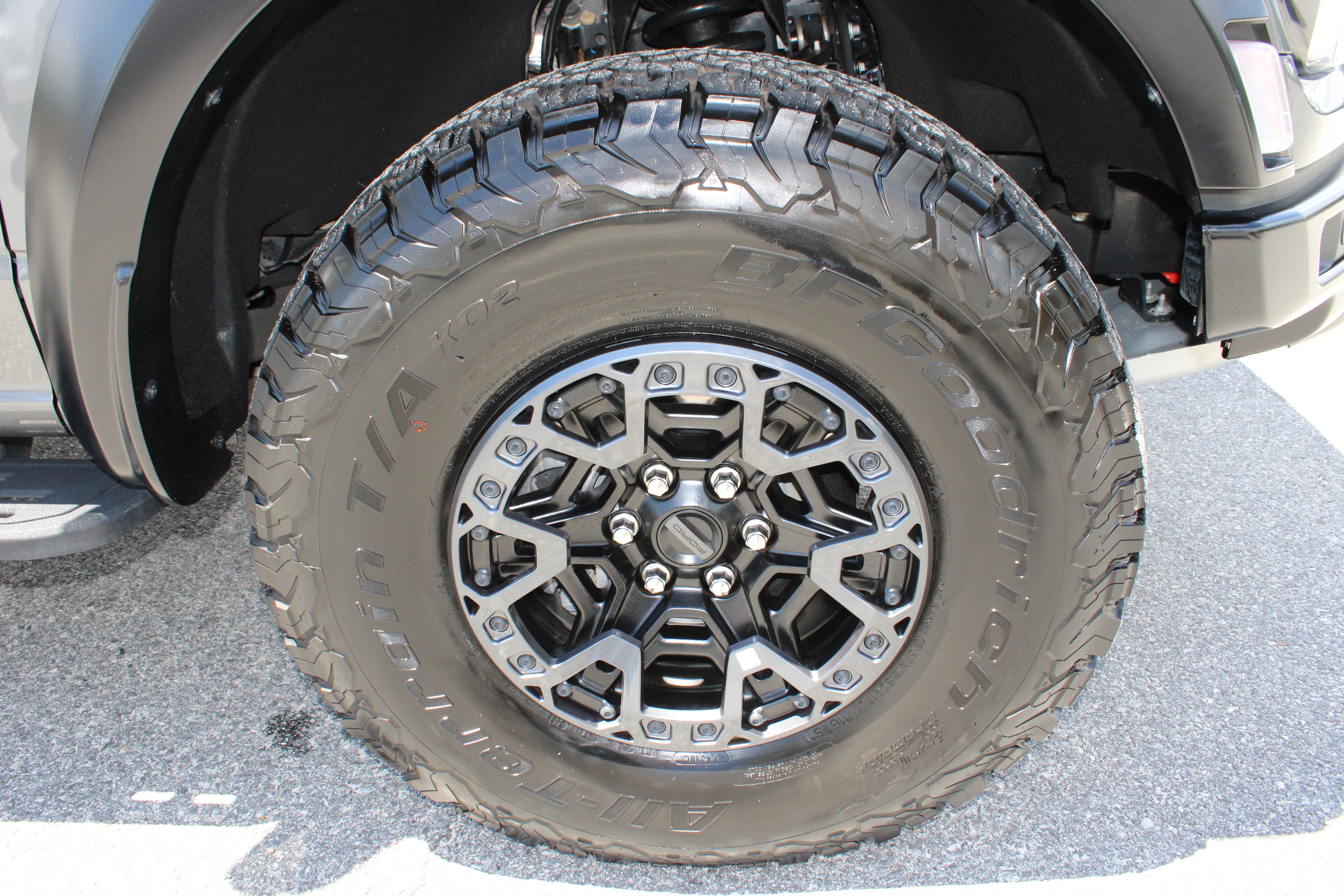 Used 2025 Ford F150 Raptor w/ Equipment Group 803A Raptor R AWD/4WD image 11