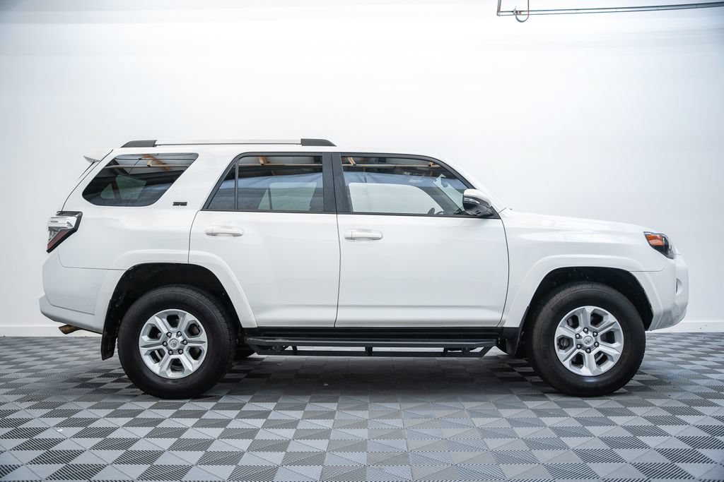 Certified 2022 Toyota 4Runner SR5 Premium w/ Moonroof Package AWD/4WD image 4