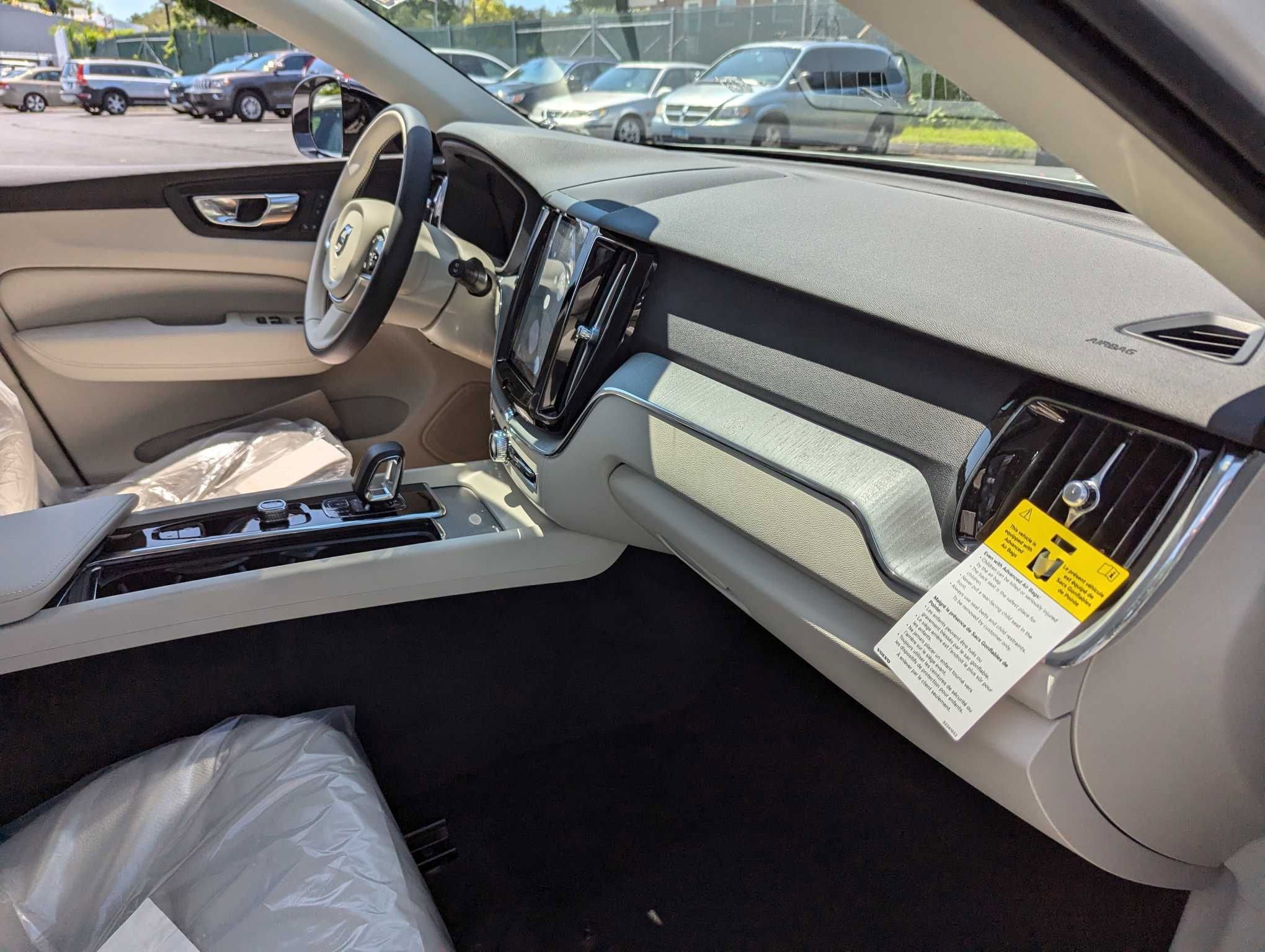 New 2025 Volvo XC60 T8 Plus w/ Protection Package Premier image 24