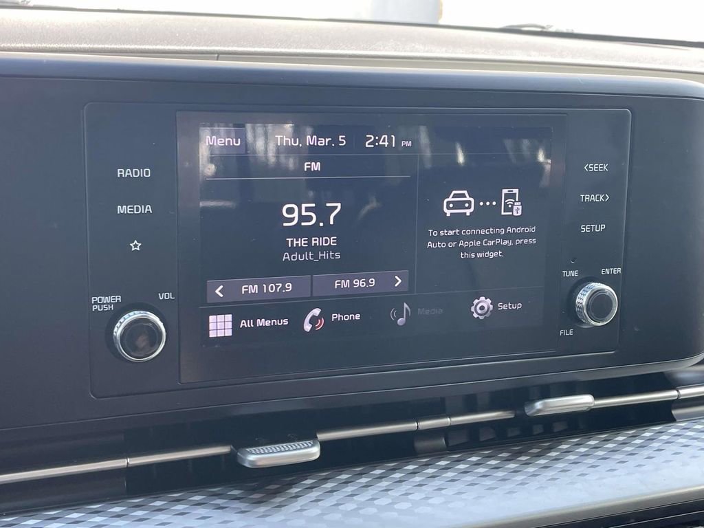 Used 2022 Kia Carnival LX image 25