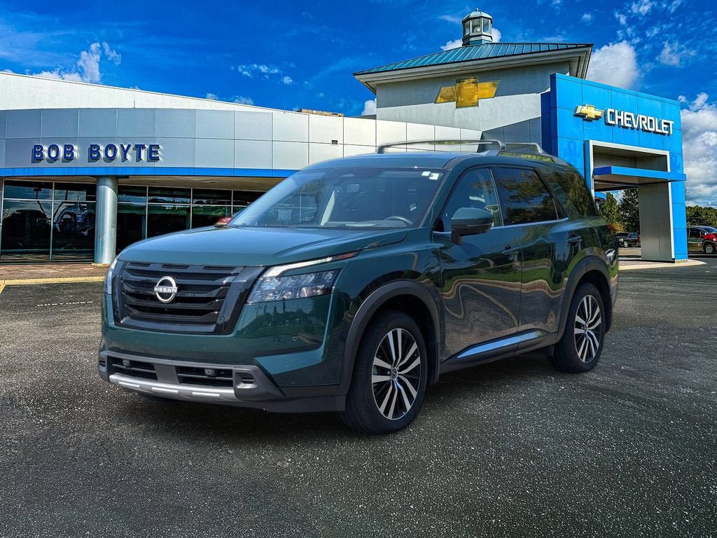 Used 2025 Nissan Pathfinder Platinum FWD image 9