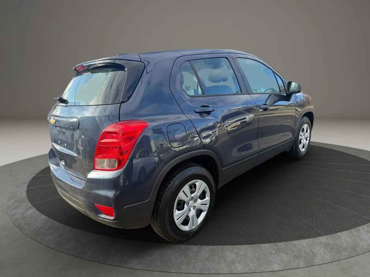 Used 2018 Chevrolet Trax LS image 5