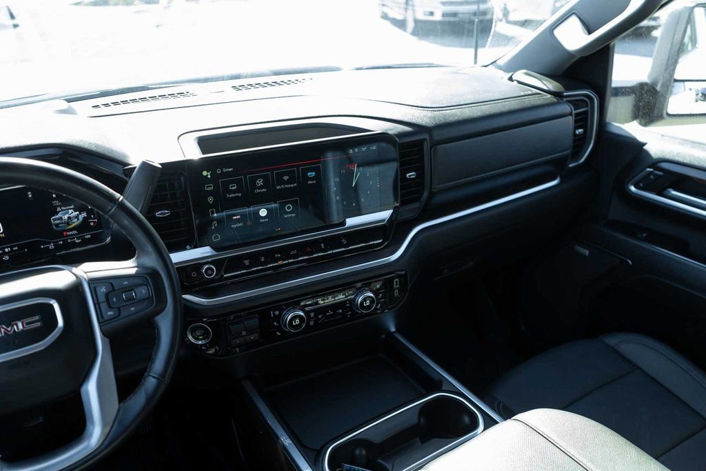 Used 2024 GMC Sierra 2500 SLT w/ SLT Premium Package image 17