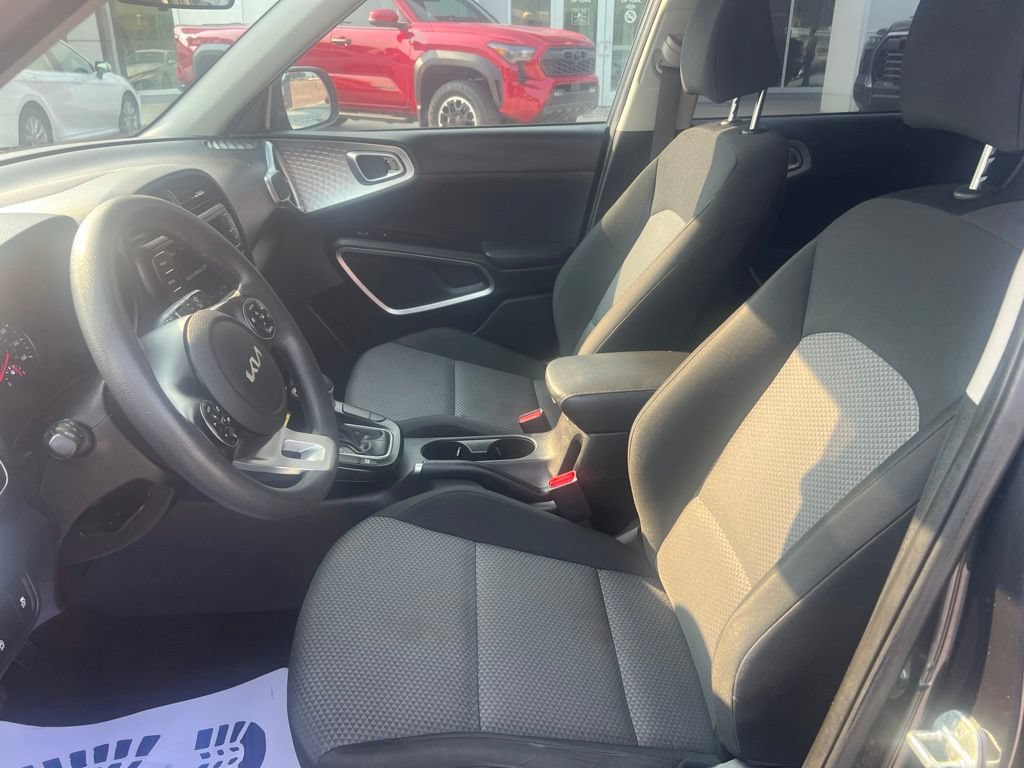 Used 2022 Kia Soul LX w/ Technology Package FWD image 7
