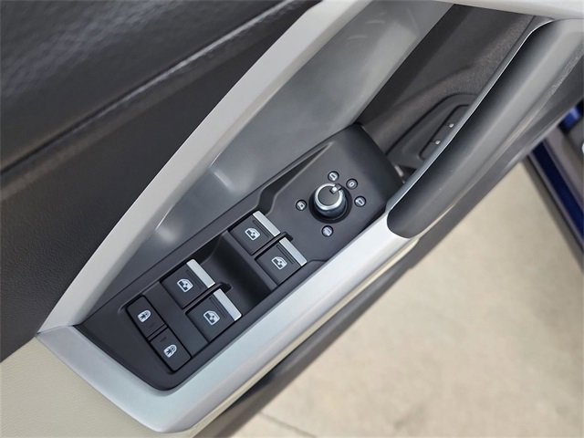 Certified 2025 Audi Q3 2.0T Premium Plus image 21