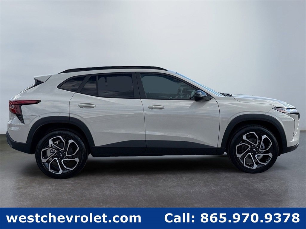 New 2026 Chevrolet Trax RS w/ Sunroof Package image 2