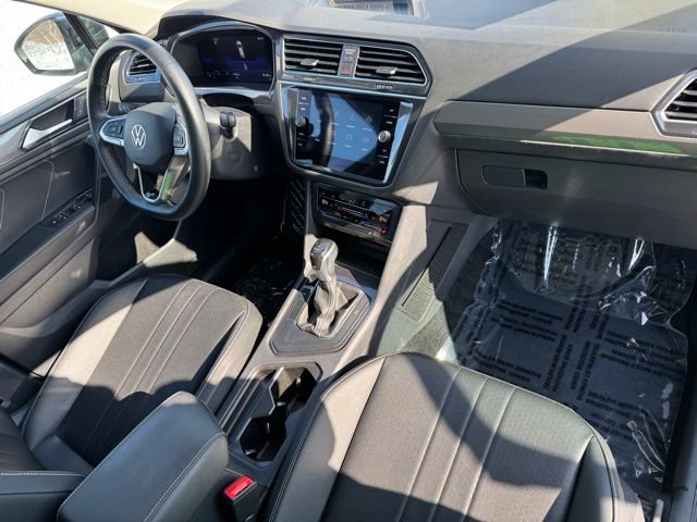 Used 2023 Volkswagen Tiguan SE image 30