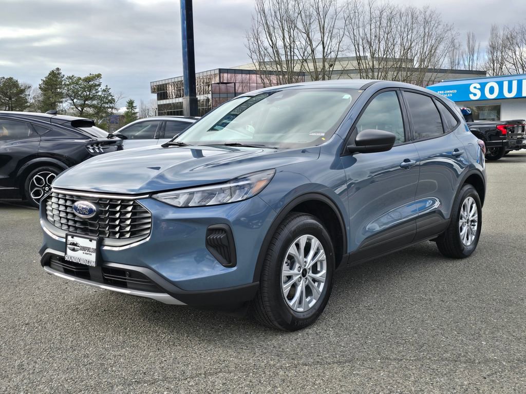 Used 2025 Ford Escape Active w/ Active Premium Tech Pack image 1