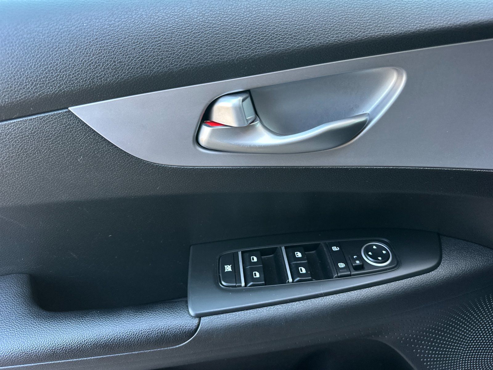 Used 2023 Kia Forte LXS FWD image 10