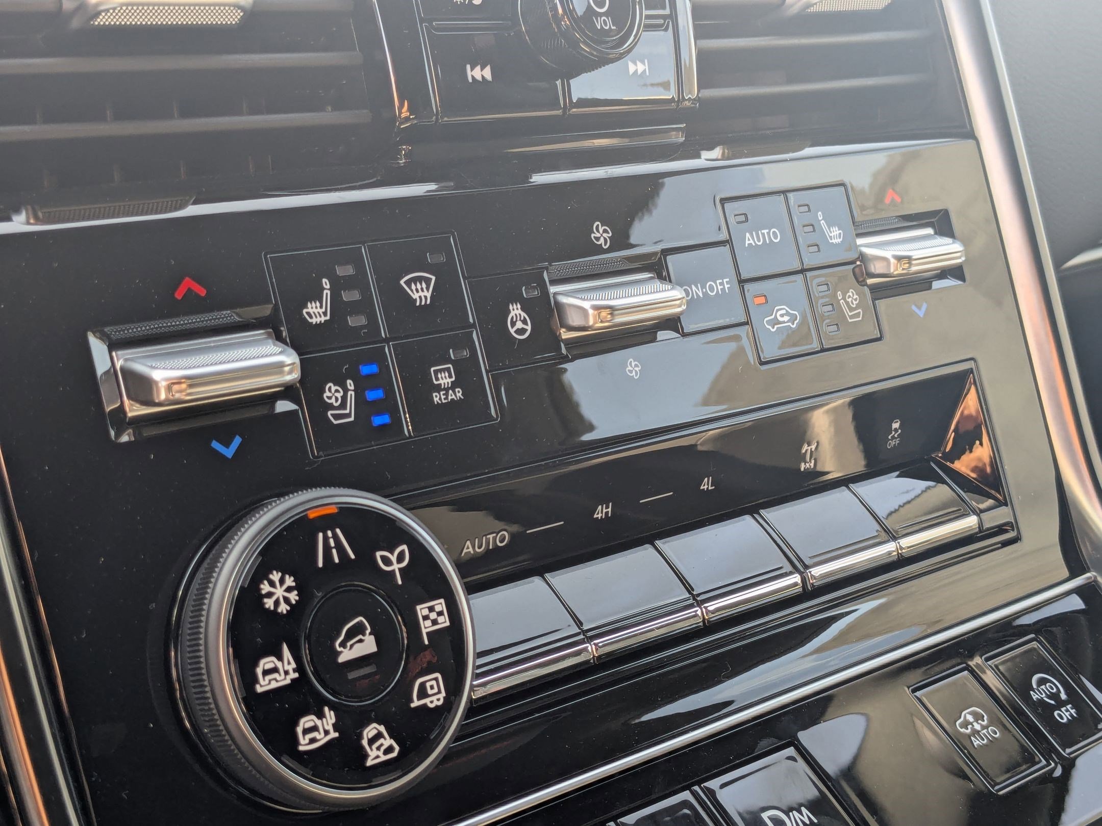 New 2026 Nissan Armada PRO-4X image 16