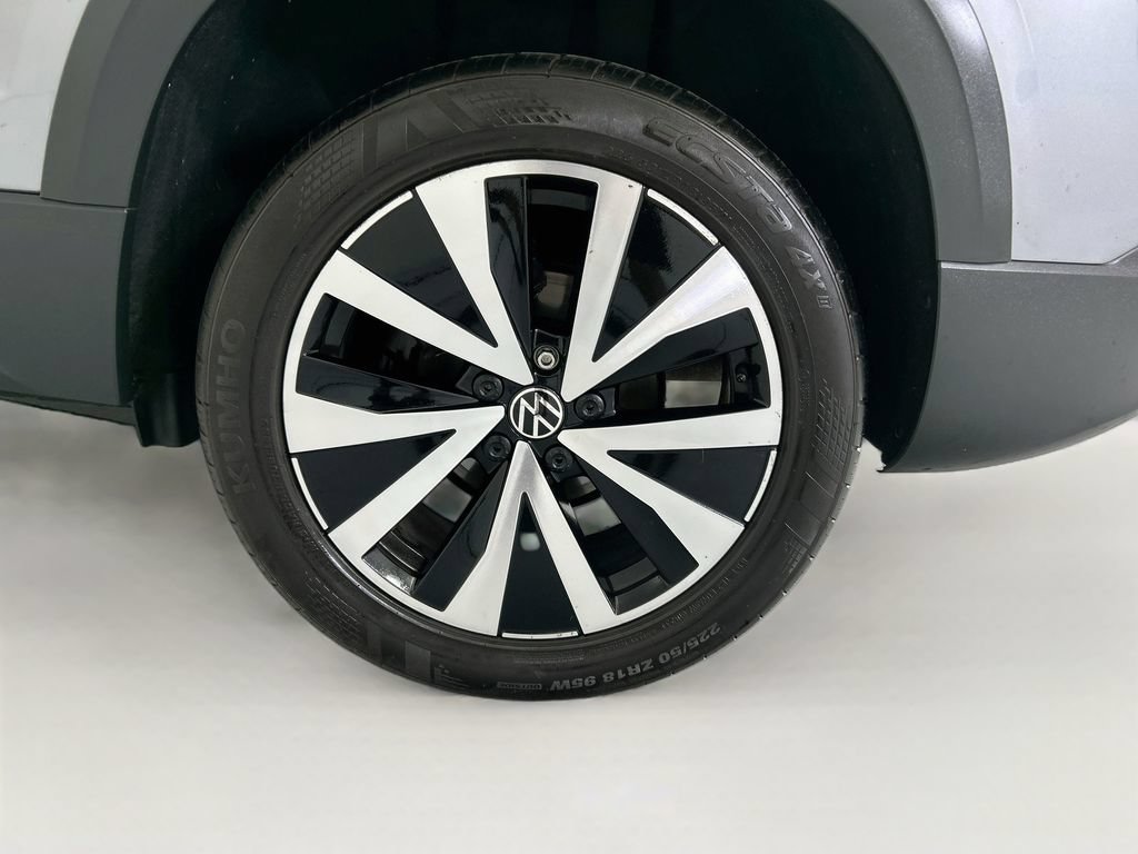 Used 2022 Volkswagen Taos SE FWD image 29