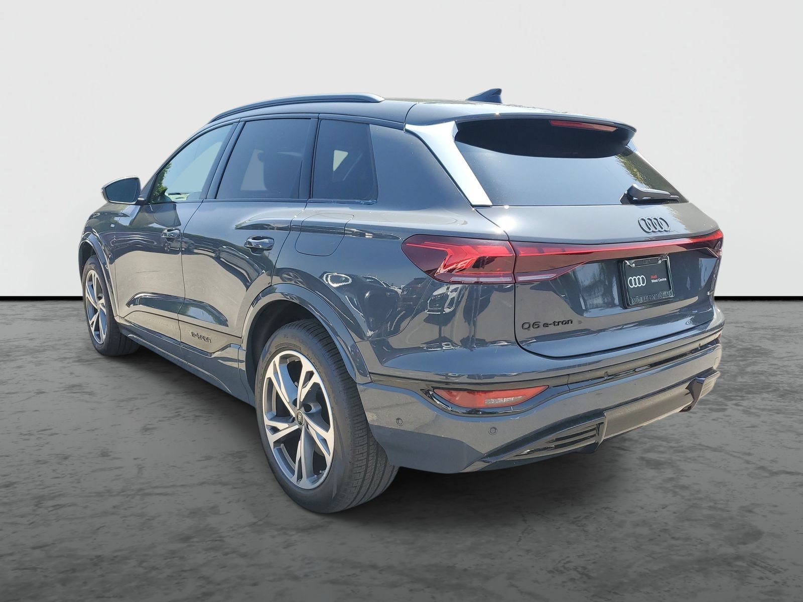New 2027 Audi Q6 e-tron Premium Plus AWD/4WD image 3