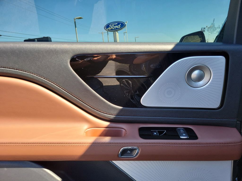 New 2026 Lincoln Aviator Reserve image 15