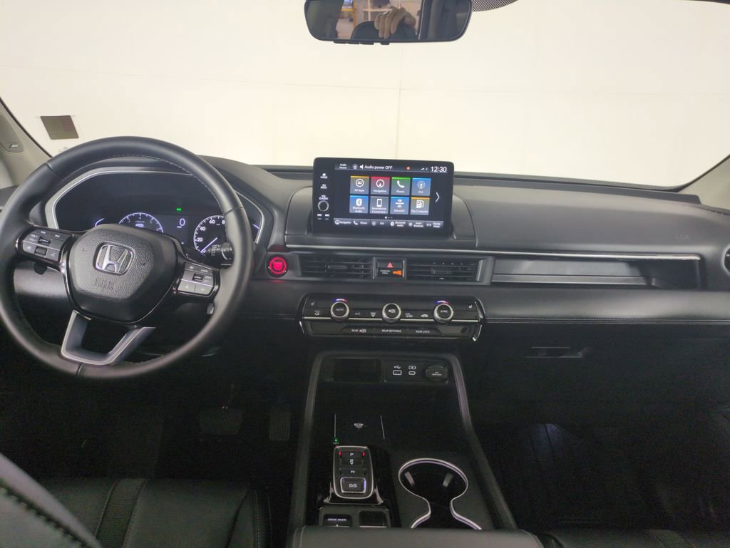 Used 2024 Honda Pilot Touring image 16