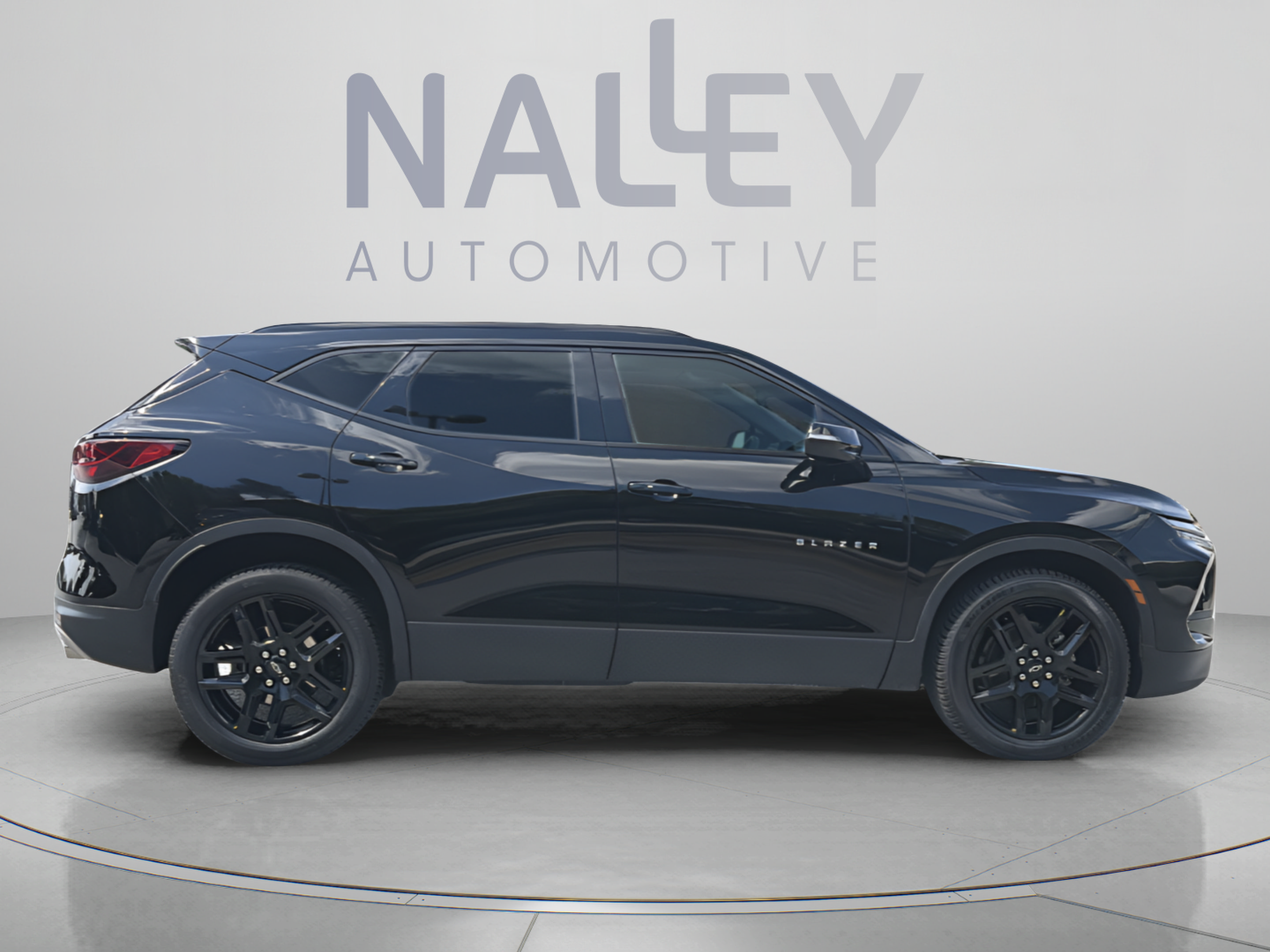 Used 2023 Chevrolet Blazer LT FWD image 6