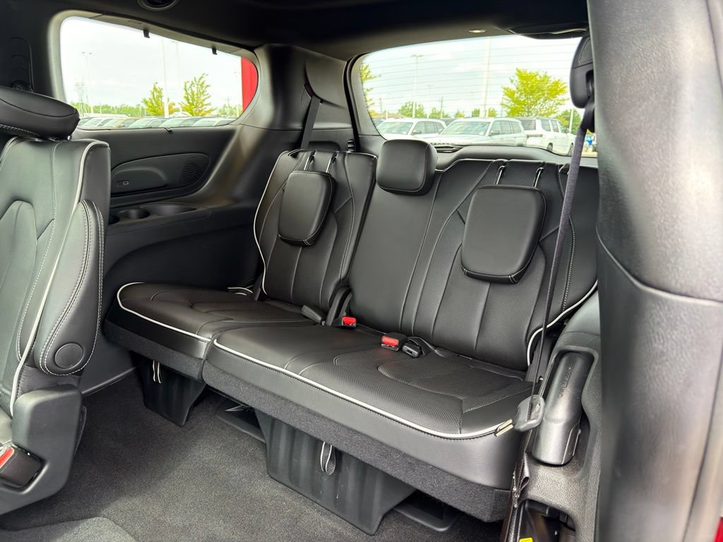 Used 2025 Chrysler Pacifica Limited w/ Uconnect Theater Family Group AWD/4WD image 29