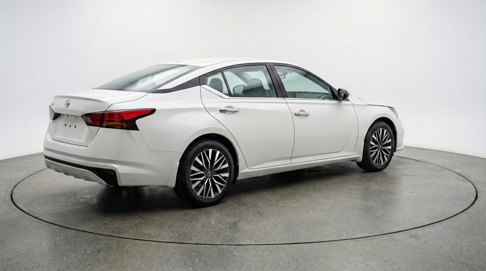 Used 2025 Nissan Altima 2.5 SV image 9