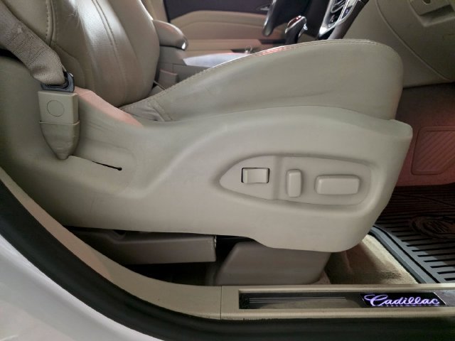 Certified 2016 Cadillac SRX Luxury w/ Driver Awareness Package FWD image 33
