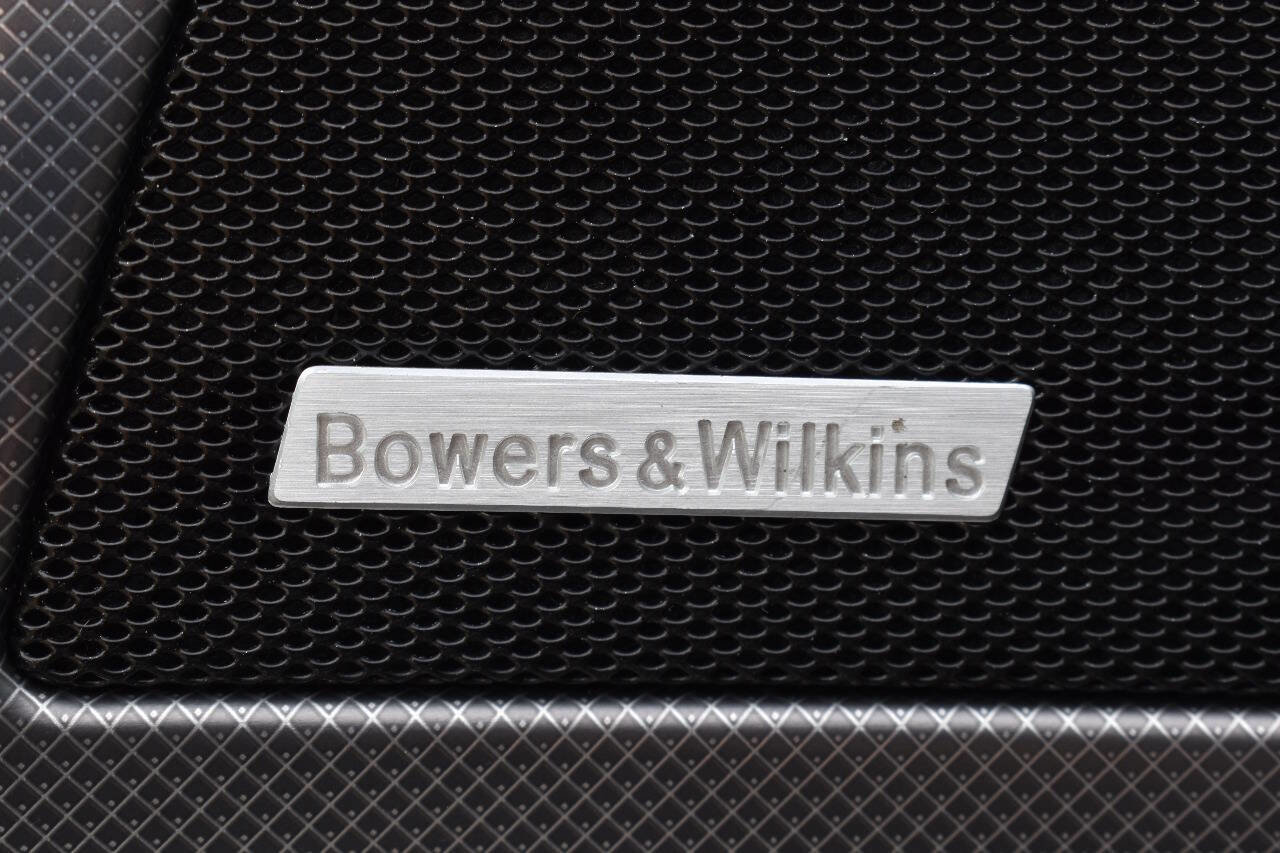 Used 2012 Jaguar XF R image 9