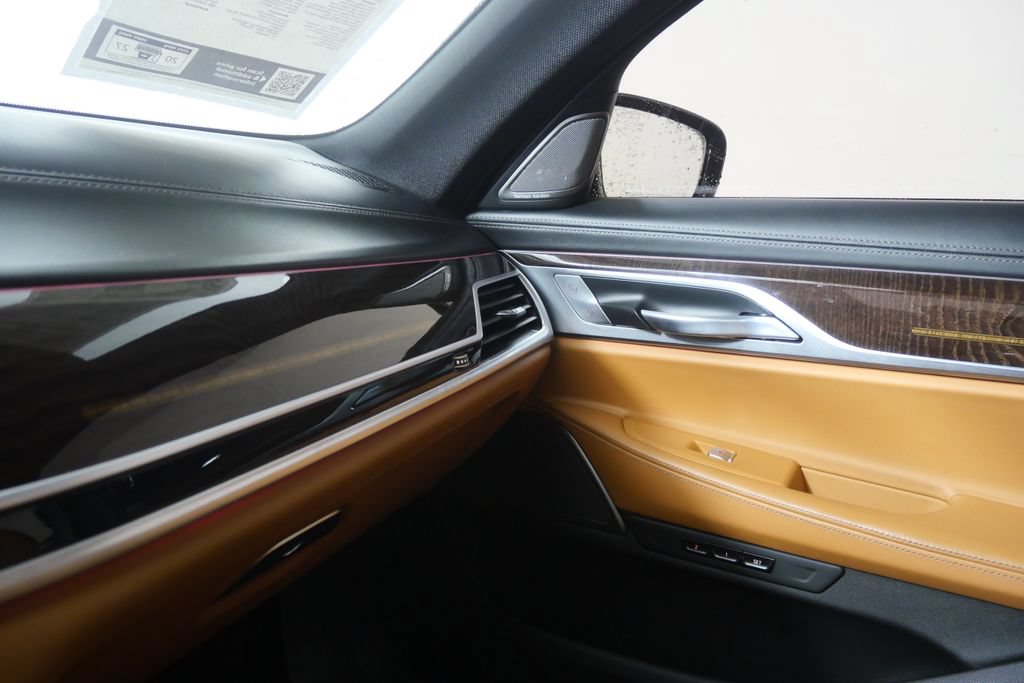 Used 2022 BMW 740i xDrive w/ M Sport Package AWD/4WD image 28