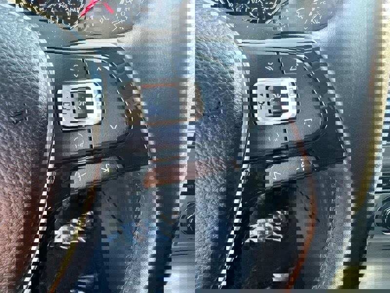 Used 2017 Volkswagen Golf Wolfsburg Edition image 24