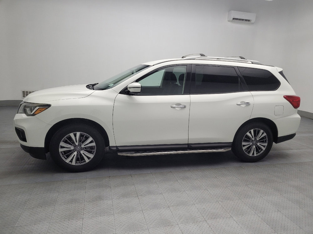 Used 2019 Nissan Pathfinder SV image 2