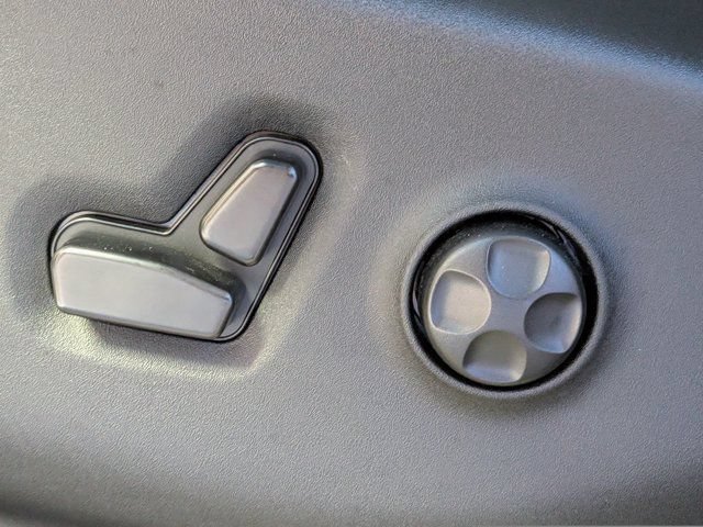 Used 2023 Chrysler Pacifica Touring-L FWD image 22